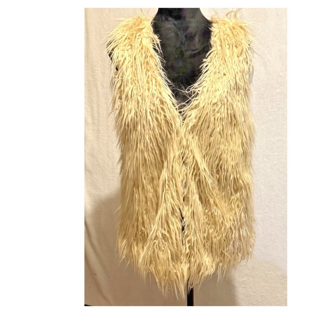 Ark & Co Women's Medium Ivory Shaggy Faux Fur Vest Satin Lined